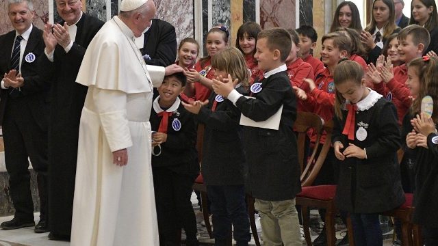 El Papa Francisco recibe  a la familia lasaliana con motivo del Tricentenario de la muerte de San Juan Bautista de La Salle