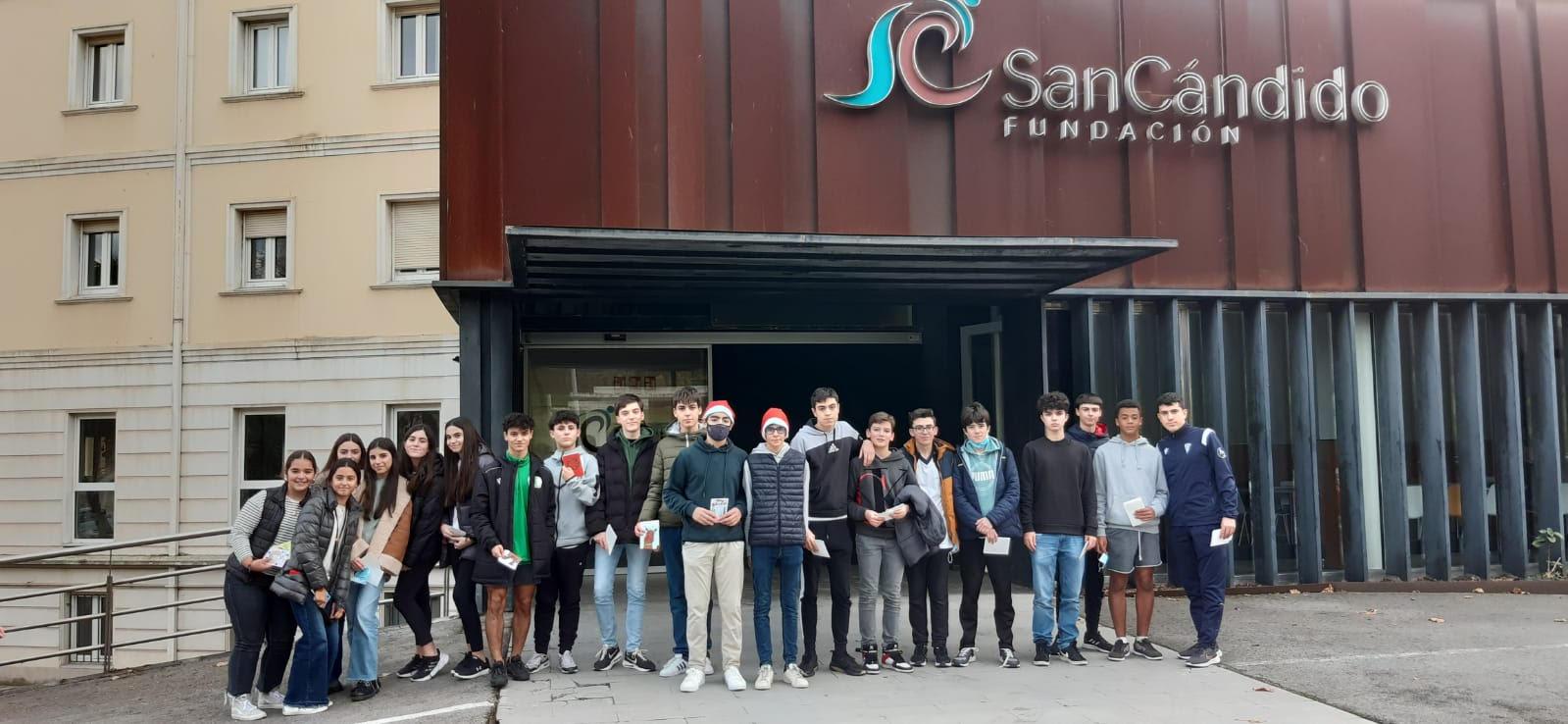 Grupos Cristianos visitan residencia San Cándido