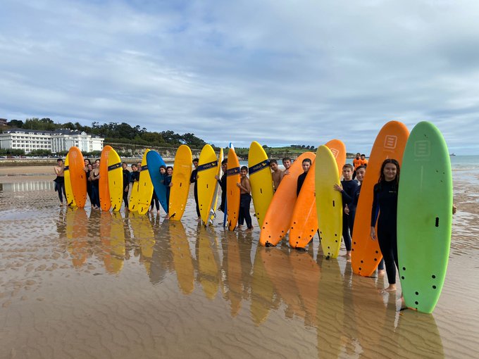 Mañana de Surf con Salle Joven